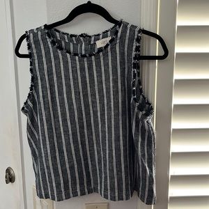 Button back tank top
